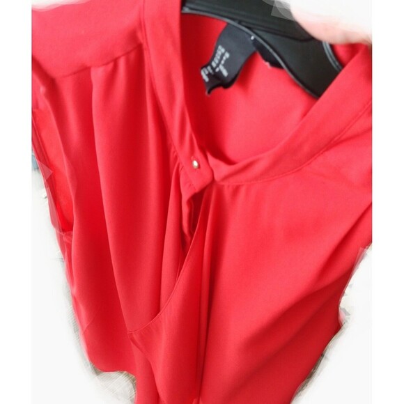 H&M Blouse for Women Size 8 Red Color Hidden Buttons Sleeveless - Picture 12 of 12